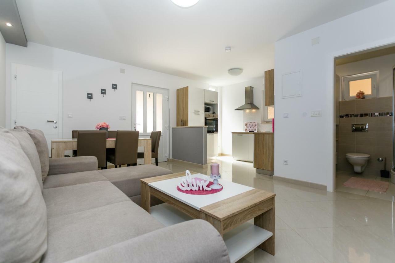 Apartman Brajutovci 26 Kornić Dış mekan fotoğraf